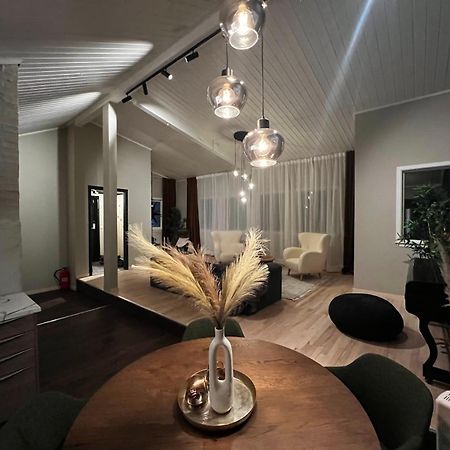 Charming Loft Retreat On Tromso'S Historic Main Street: 3-Minute Stroll To City Square 外观 照片