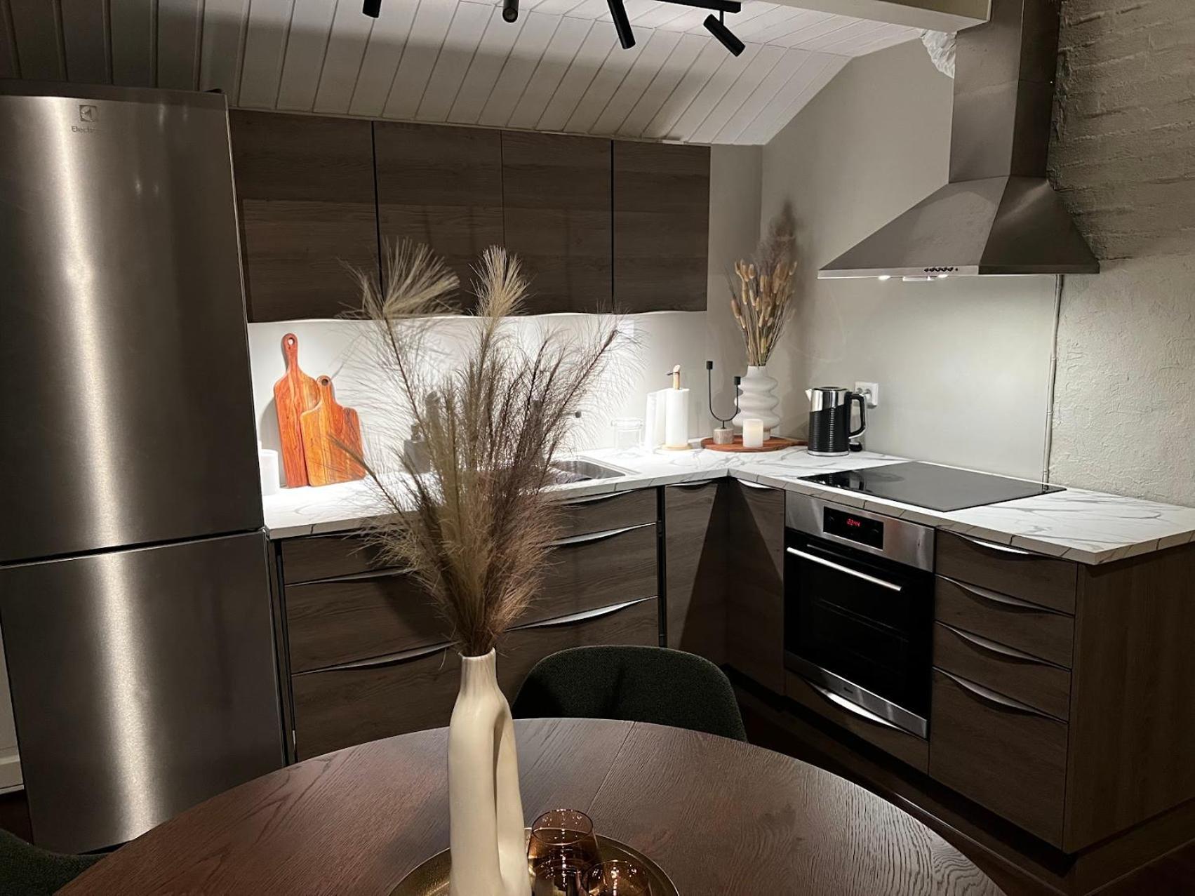 Charming Loft Retreat On Tromso'S Historic Main Street: 3-Minute Stroll To City Square 外观 照片